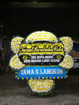 Papan Bunga Duka di Sawit Seberang
